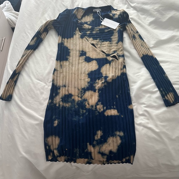 COTTON CITIZEN BLUE DRESS $60 — Currently selling on REVOLVE for $171 new w tag - Picture 2 of 2